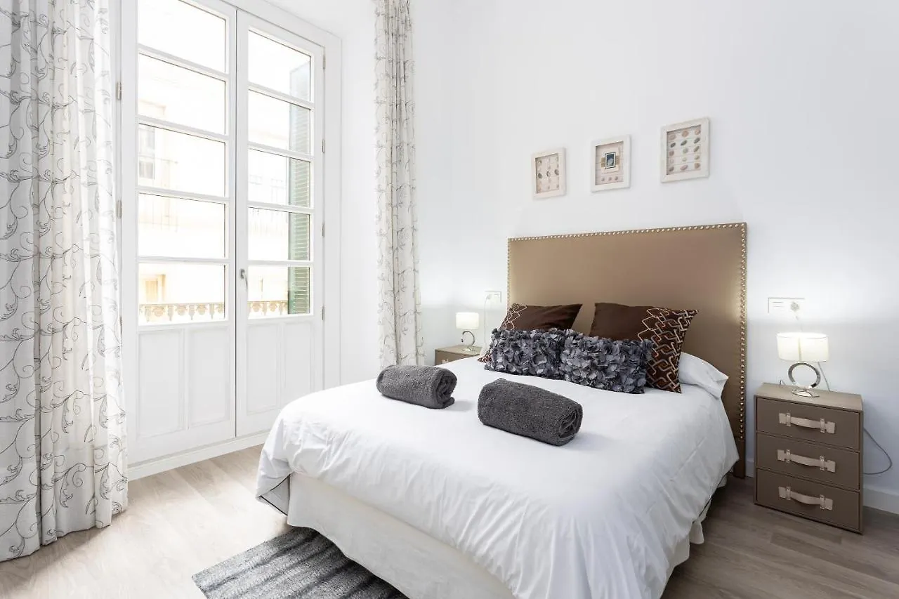 Julieta Historical Apartment By AlohaΜάλαγα