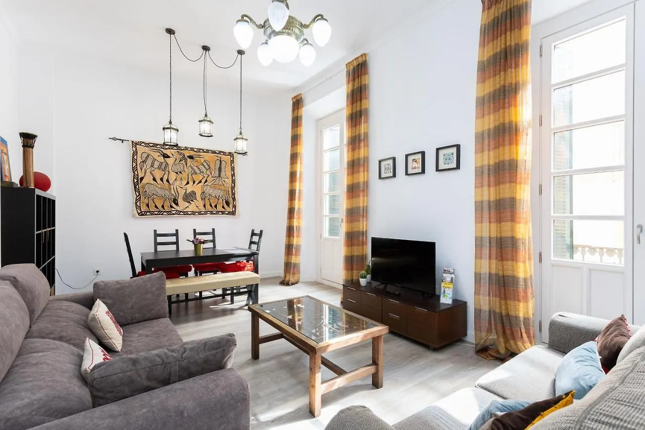 Julieta Historical Apartment By Alohamalaga